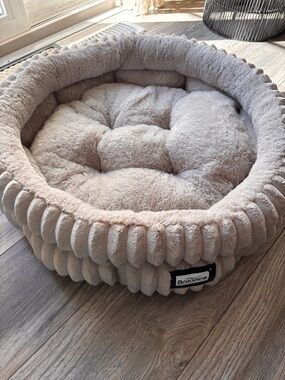 Balance Plush Round Pet Bed in Light Beige